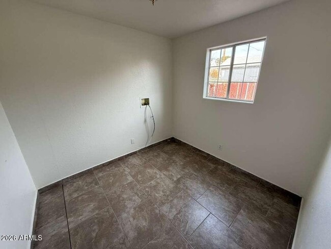 Building Photo - 1313 C Ave