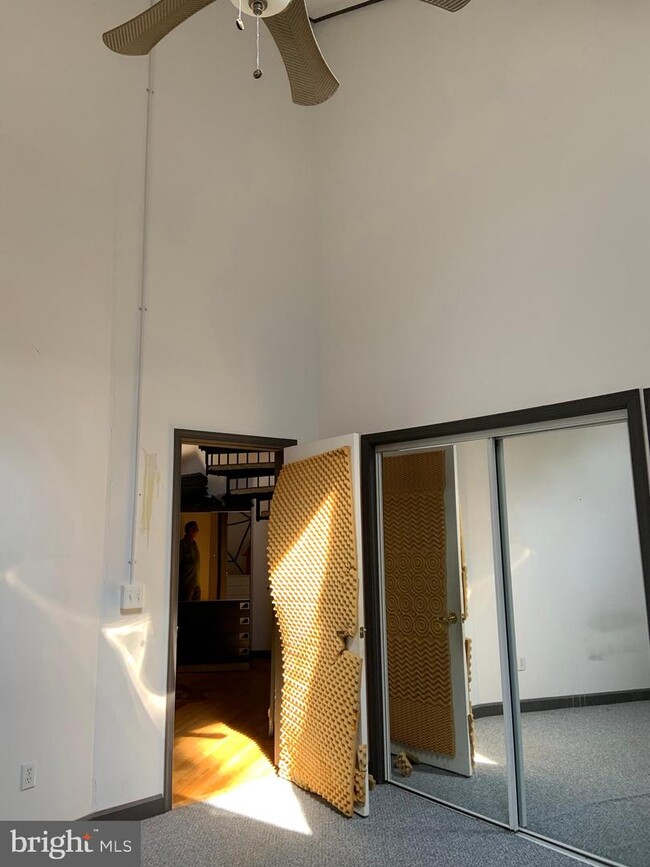 Building Photo - 7221 Beverly St