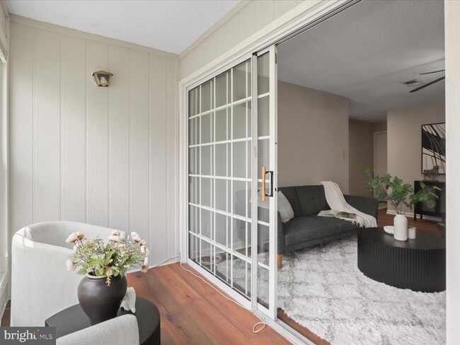 Building Photo - 12105 Green Leaf Ct