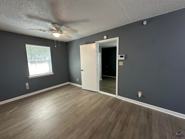 Building Photo - 503 Coventry Ct