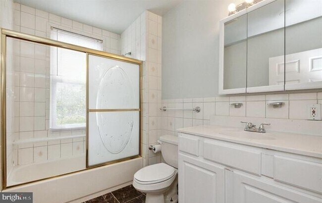 Building Photo - 6011 Falls Rd