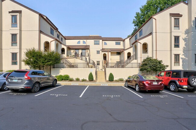 Building Photo - 8906 Battery Pl