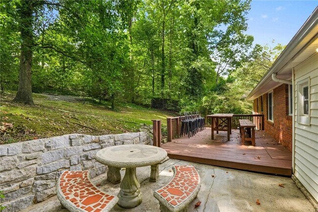 Building Photo - 1857 Fern Creek Ln NE