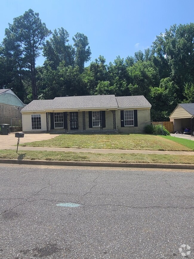Building Photo - 3 Bedroom/ 1.5 Bath Home - Westwood