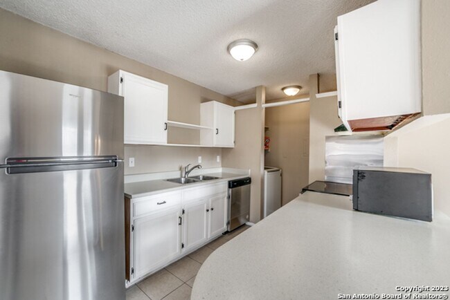 Building Photo - 6854 Arbor Springs Dr