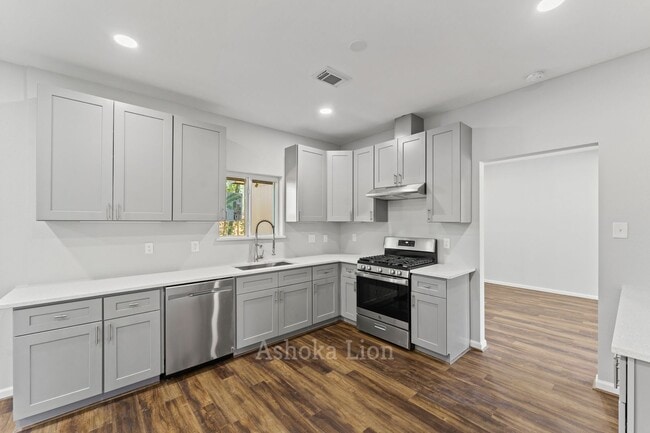 Building Photo - Coming Soon ! Come check out this beautifu...