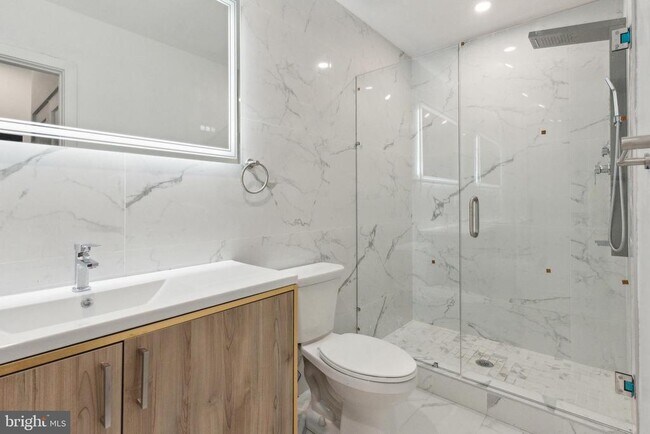 Building Photo - 1201 Vine St