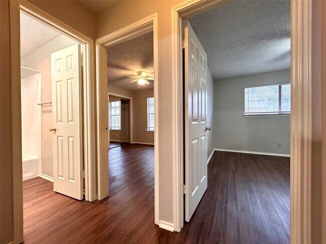 Building Photo - 9304 Kempler Dr