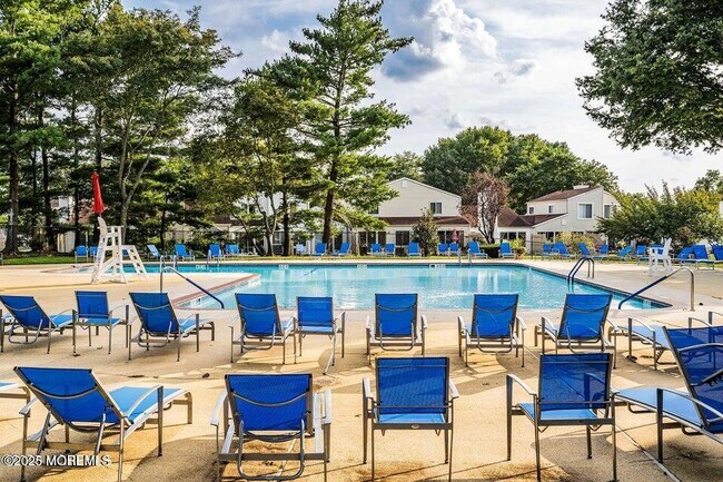 Building Photo - 157 Tulip Ln