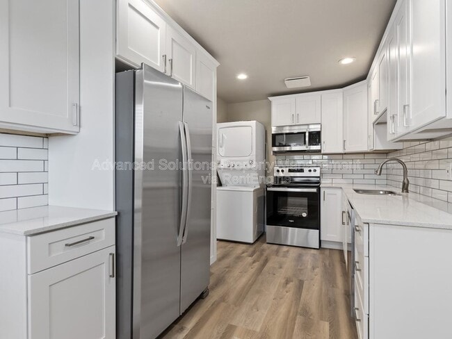 Building Photo - 1351 N Redwood Rd