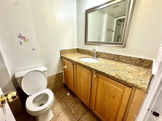 Building Photo - 5813 Lucy Ln