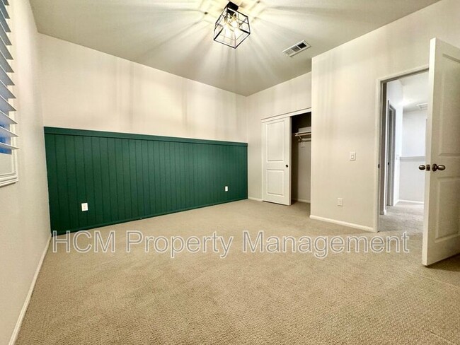 Building Photo - 1231 Brush Crk