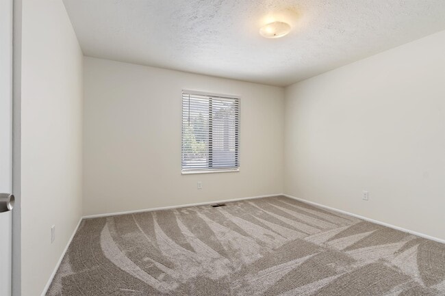Building Photo - 3072 Danforth Dr