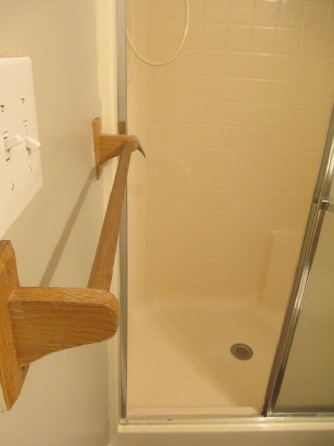 Building Photo - Wonderful 3 bedroom, 2 bathroom, home with fenced in yard! Available Now!