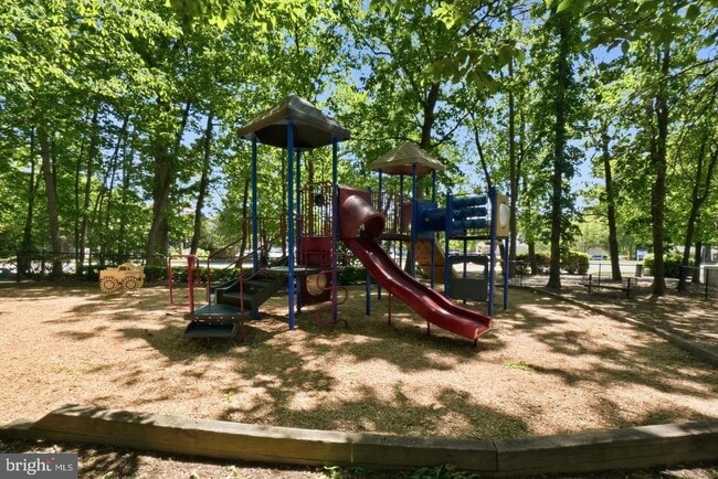 Building Photo - 2391 Hunters Square Ct