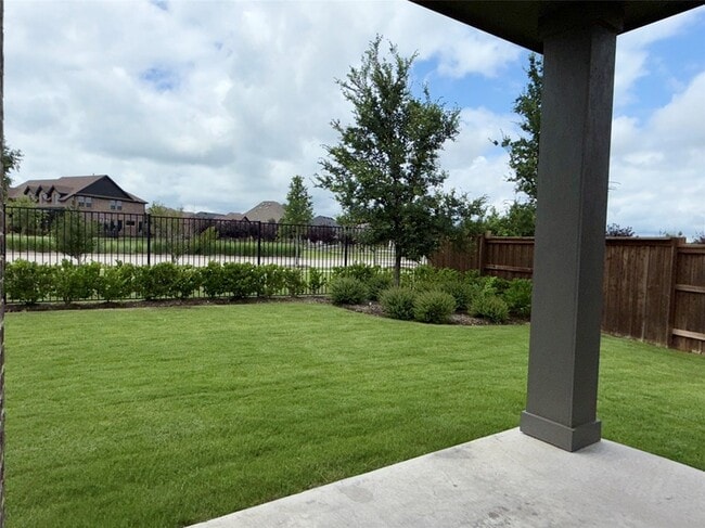 Building Photo - 1804 Welker Dr