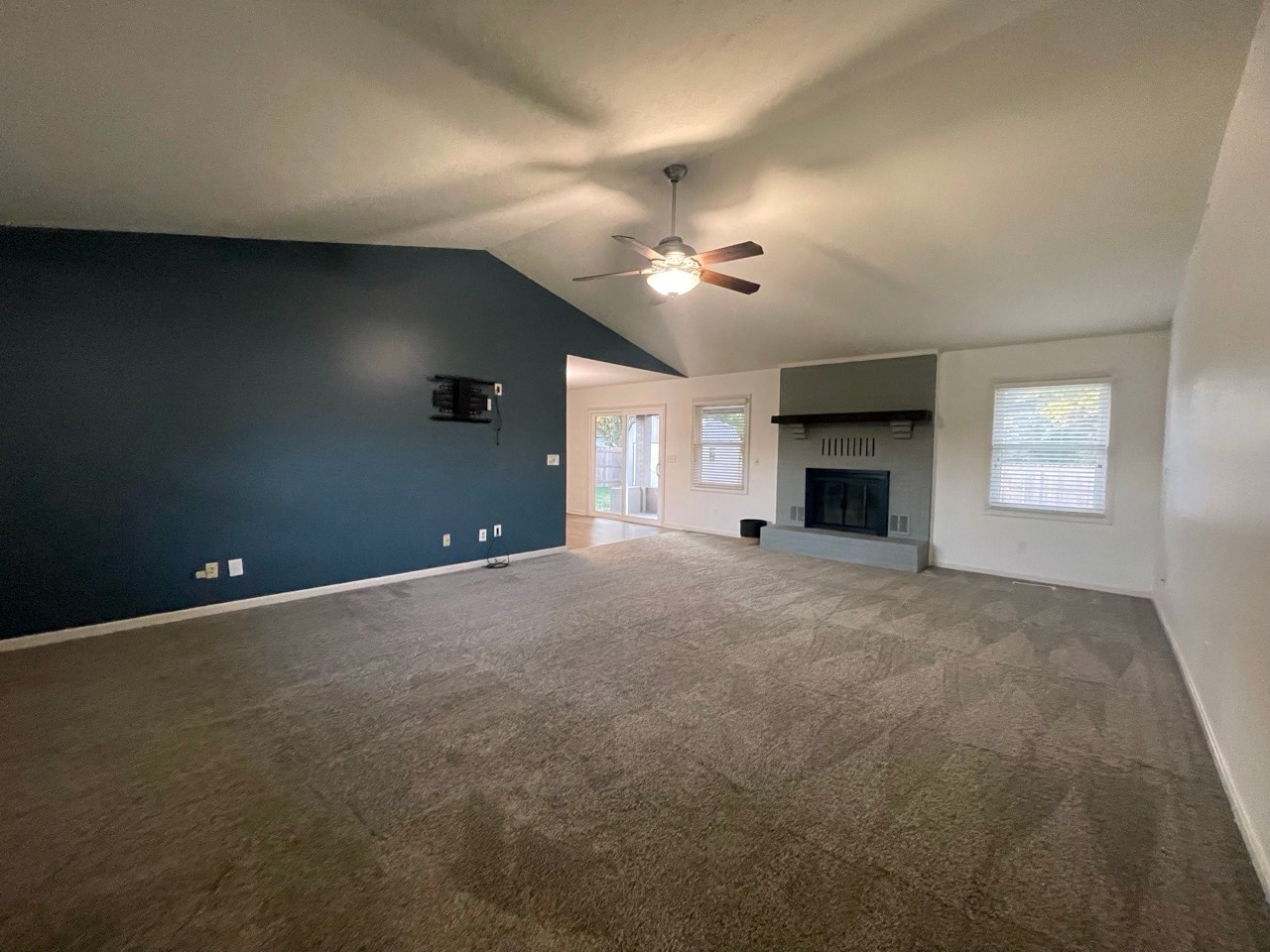 Building Photo - 8733 Hanover Dr