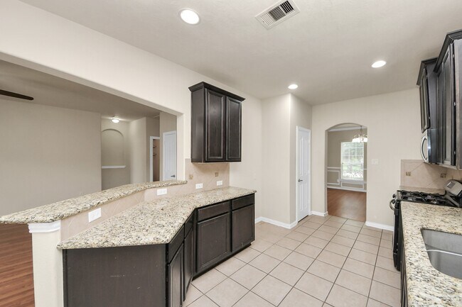 Building Photo - 24503 Hikers Bend Dr