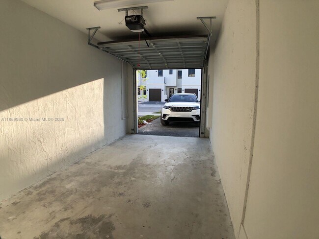 Building Photo - 497 SW 91st Ct