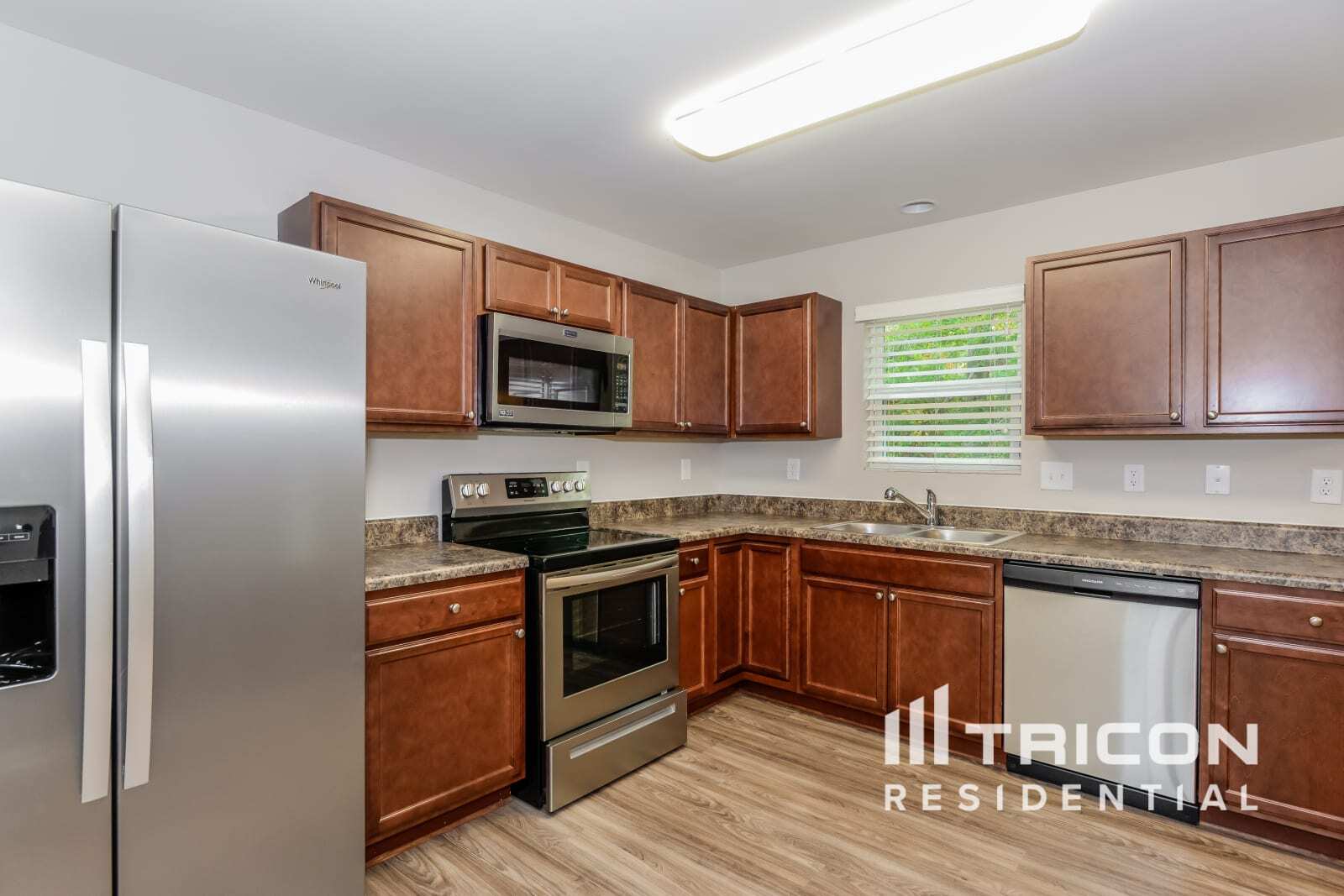 Building Photo - 117 Maple Crest Dr