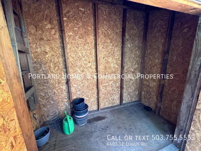 Building Photo - 4403 SE Logus Rd