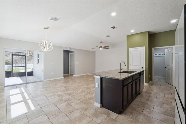 Building Photo - 3028 Lakes Crest Ave