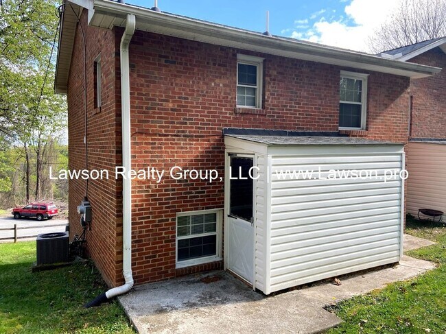 Building Photo - 1713-1715 Elbert Dr
