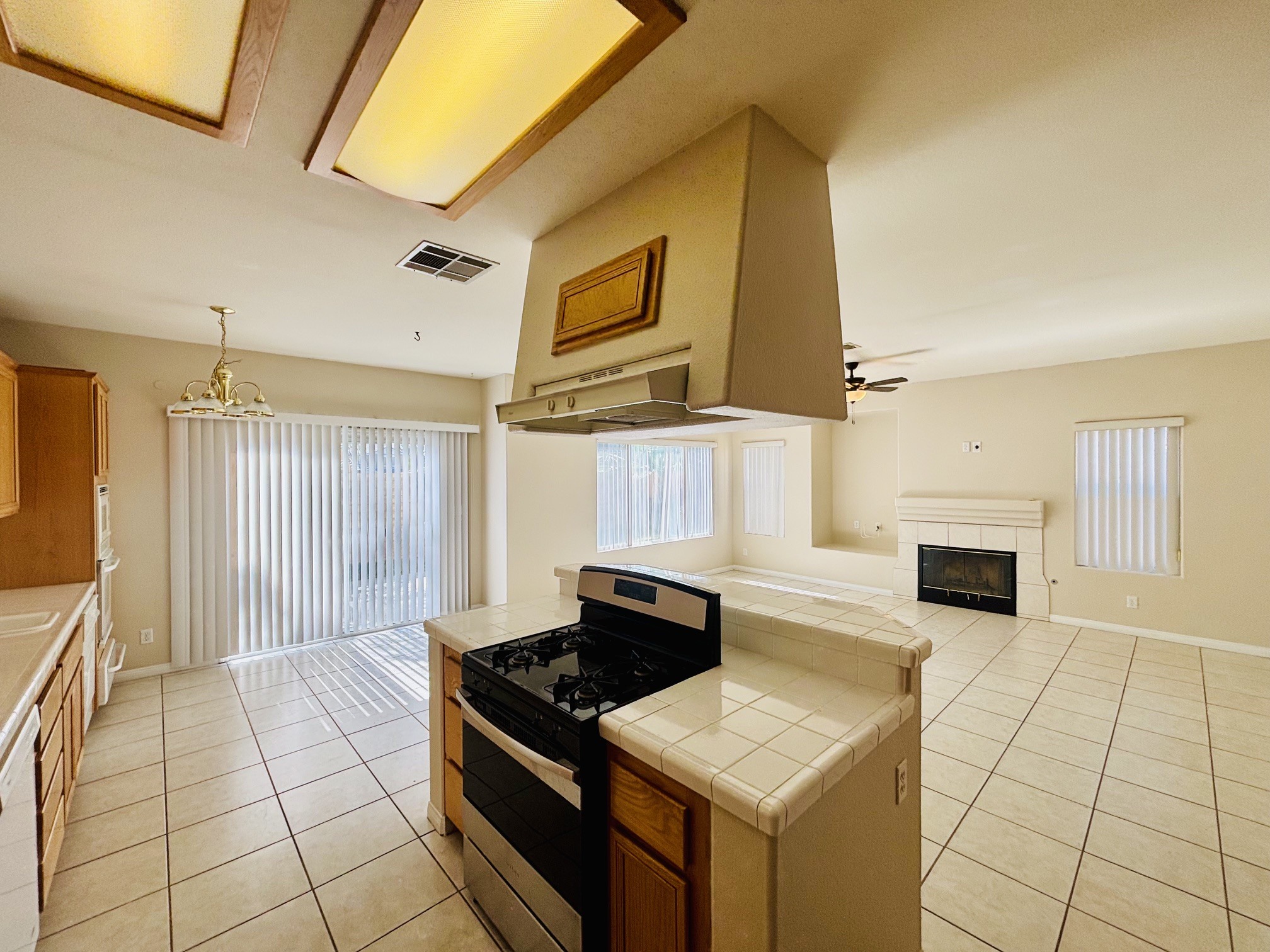 Building Photo - 42309 Portland Ln