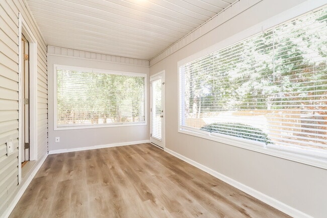 Building Photo - 250 Ashley Oaks Dr