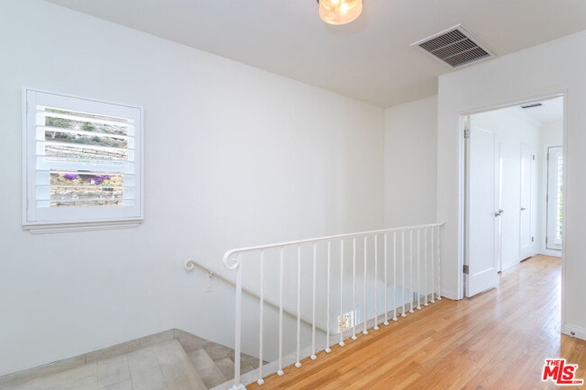 Building Photo - 1541 Selma Dr