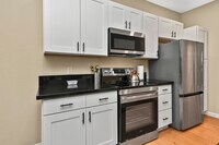 Building Photo - 1220 E Pacific St