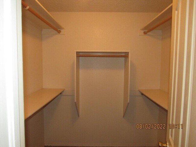 Building Photo - 1600 Hartsdale Dr