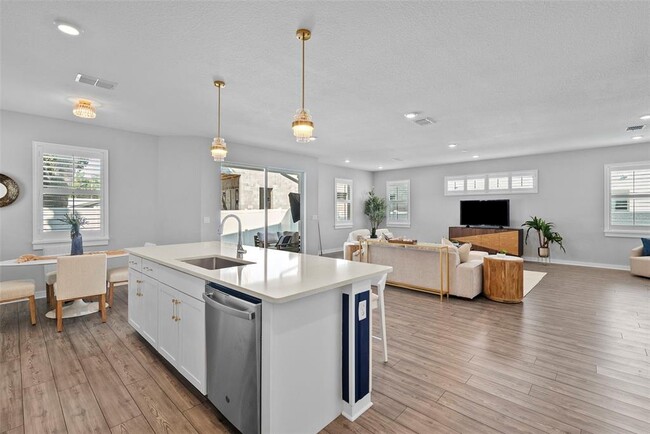 Building Photo - 5834 S MacDill Ave
