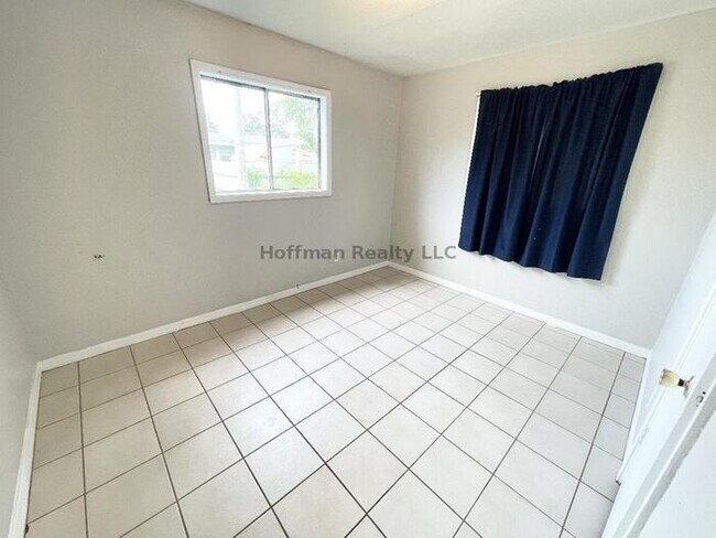 Building Photo - 3-Bed, 1-Bath, South Tampa Home