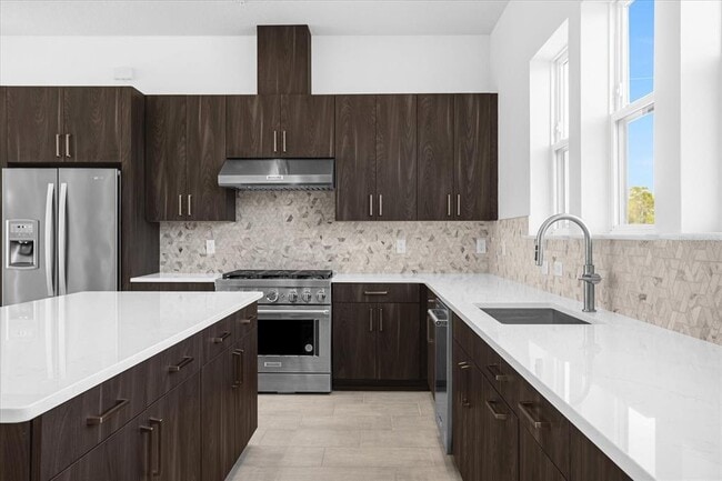 Building Photo - 2362 Brix St