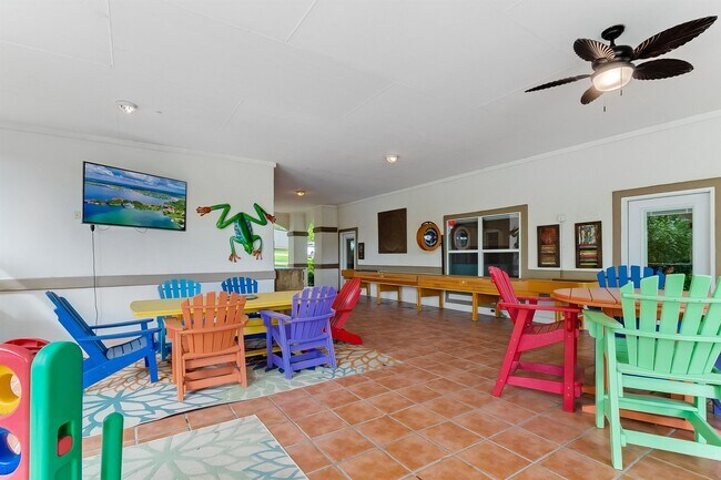 Building Photo - 327 Elm Lodge Dr