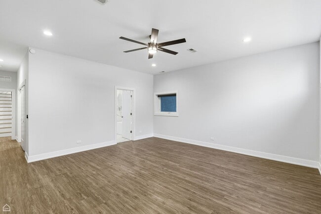 Building Photo - 1042 S Oakley Blvd