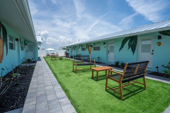 Building Photo - 126 Mango St