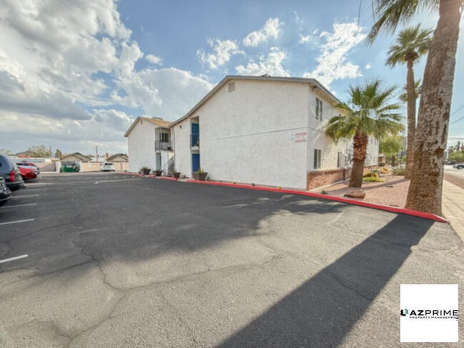 Building Photo - $950 OFF FIRST MONTH'S RENT MOVE IN SPECIA...