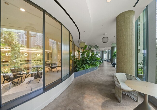 Building Photo - 211 N Harbor Dr