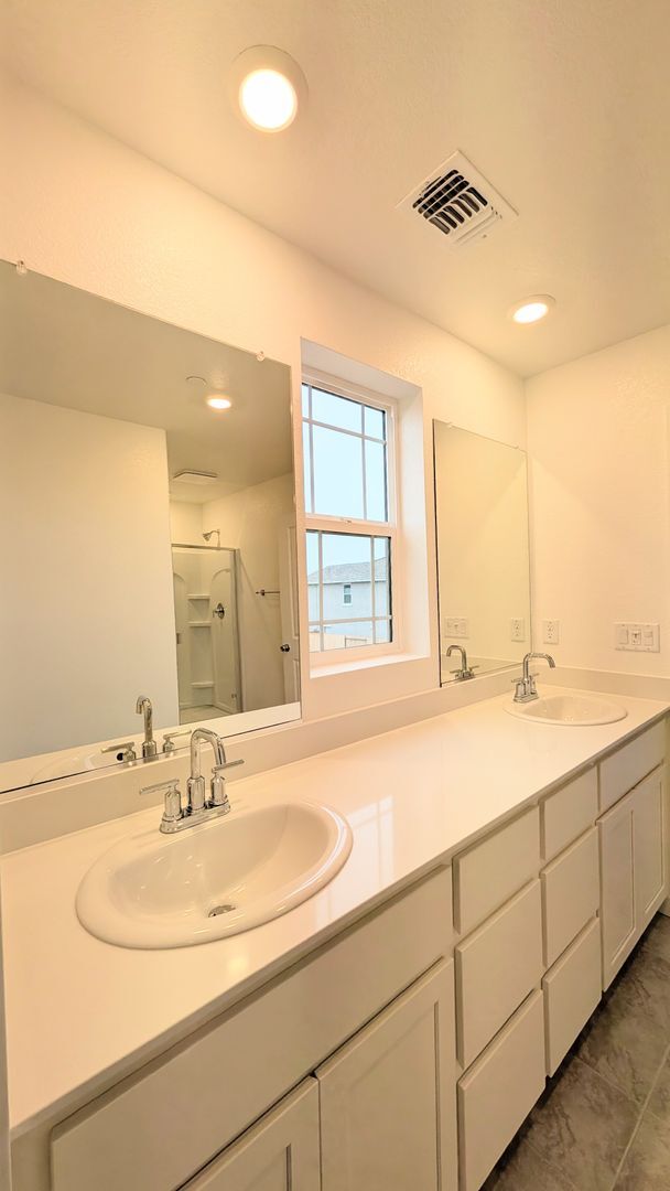 Building Photo - Brand New Single Family Home