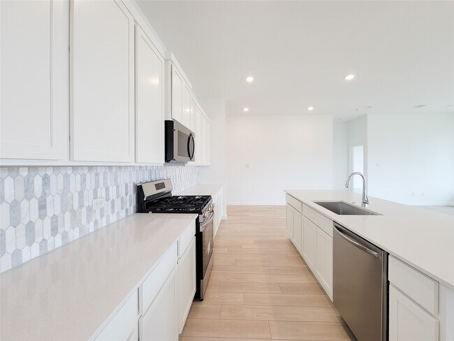 Building Photo - 17850 Aile Pierre Pass