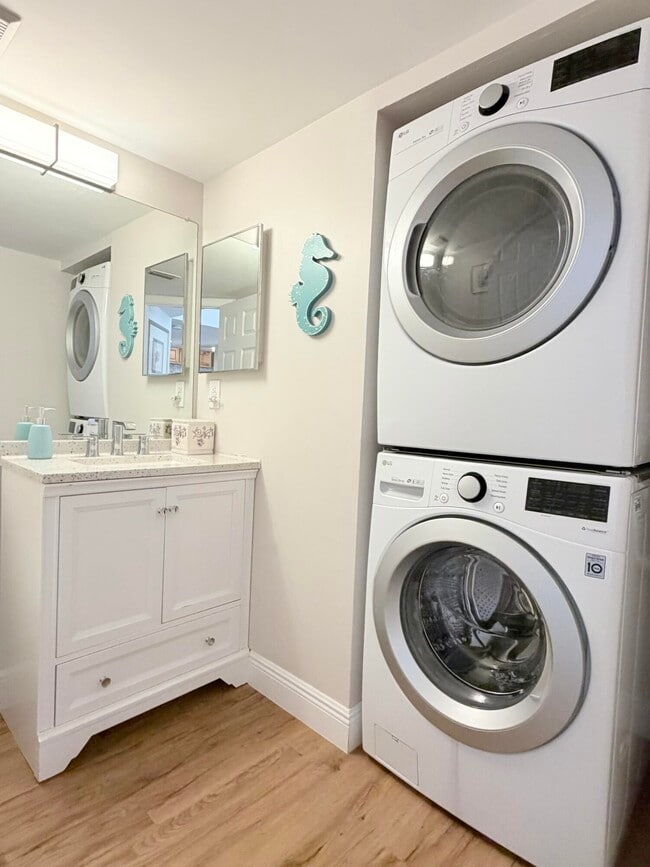 Building Photo - 13206 Glenmoor Dr