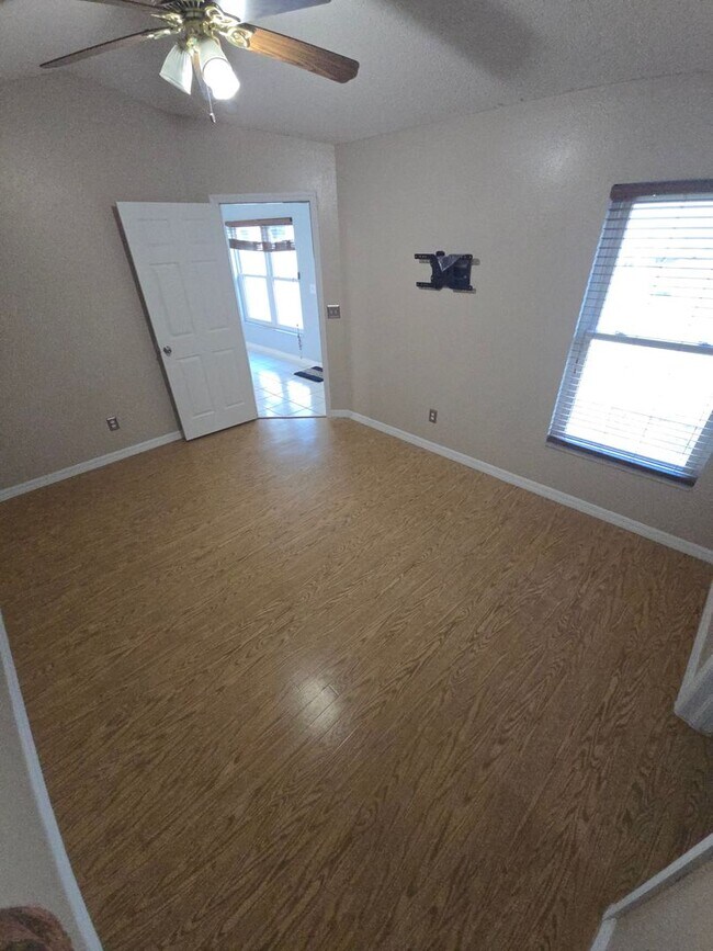 Building Photo - 3/2 Home in Valrico