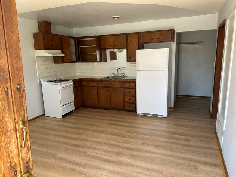 Building Photo - 1522 Cochiti St