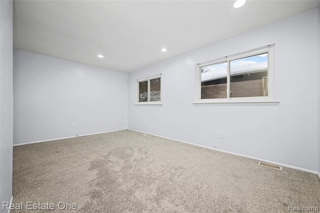 Building Photo - 21046 Wakedon St