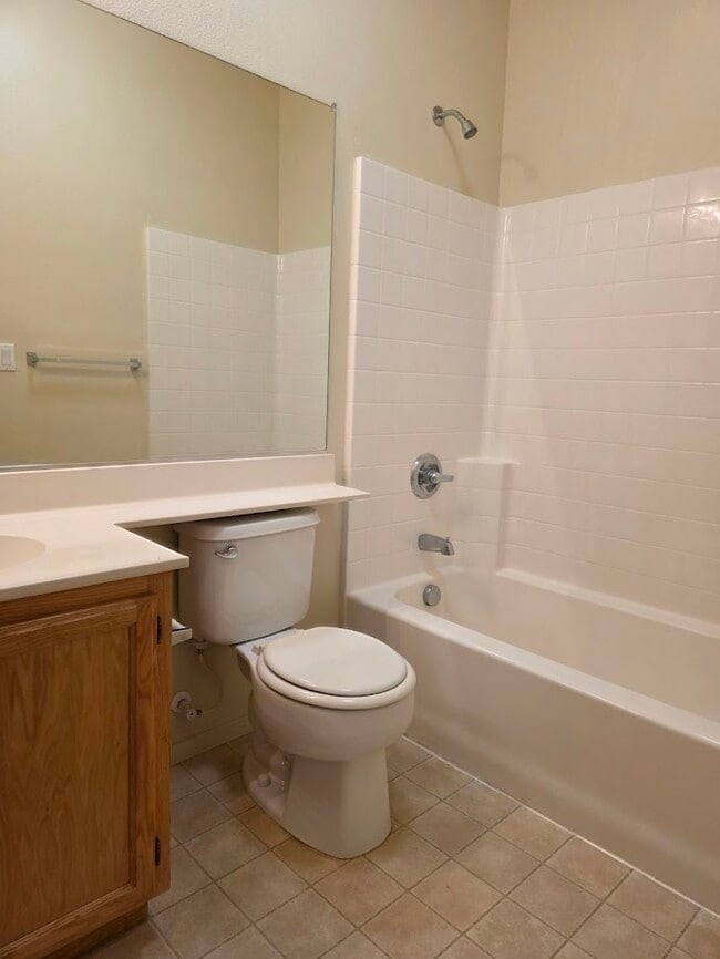 Building Photo - 2412 Summercreek Dr