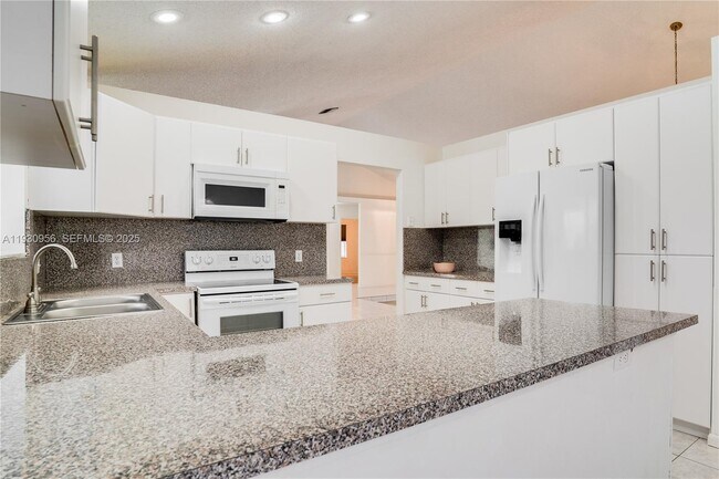 Building Photo - 16262 NW 9th Dr