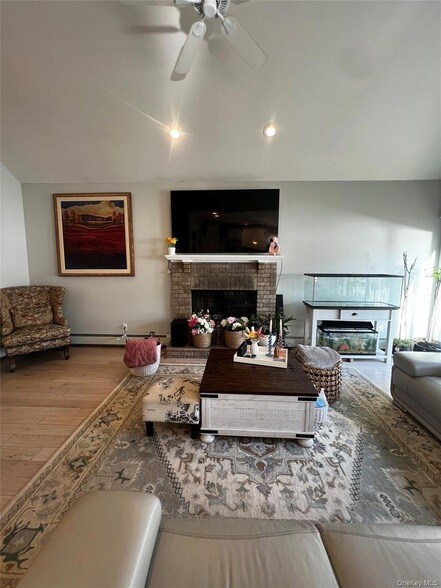 Building Photo - 6 Kara Ct