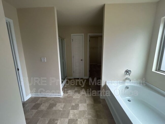 Building Photo - 156 Sunland Blvd